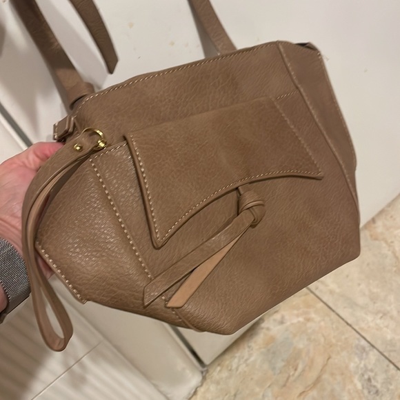 Crossbody bag by Anthropologie tan NWT - Picture 3 of 8
